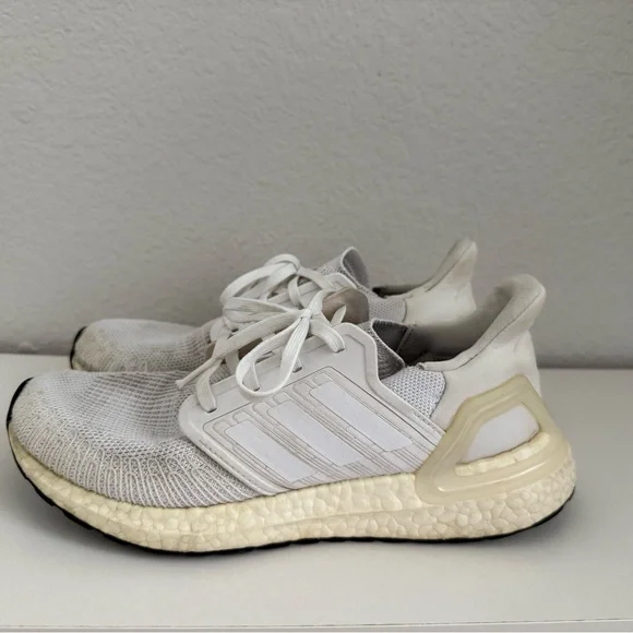 adidas gazelle silver green womens adidas ULTRABOOST 22 Running Shoes | Triple White